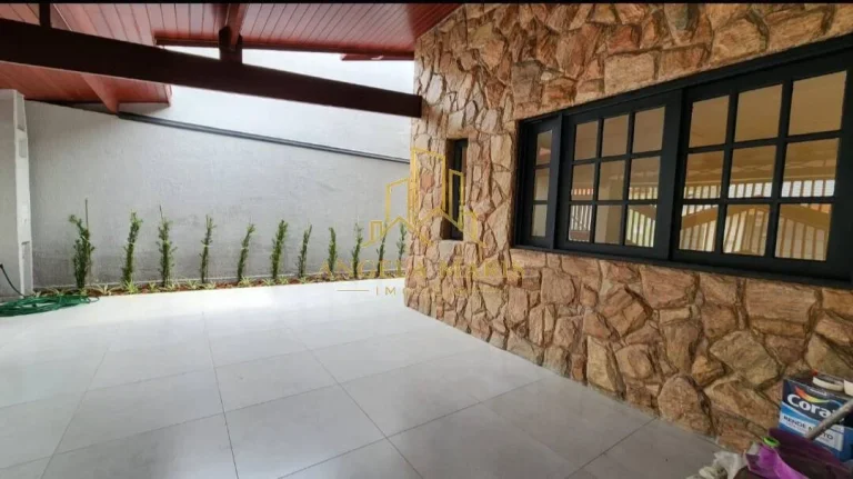 Imagem Casa térrea 3 dormitórios ( 2 suítes), 2 vagas, Altos de Santana, Jacareí.