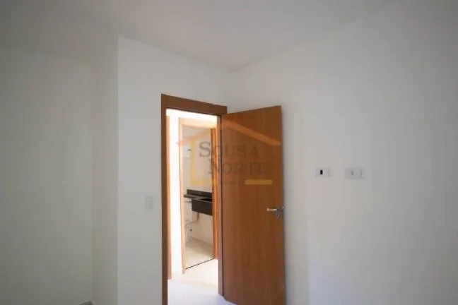 Imagem Apartamento com 35m², dispõe de 2 dormitórios, 1 banheiro, sala dois ambientes, cozinha com gabin...