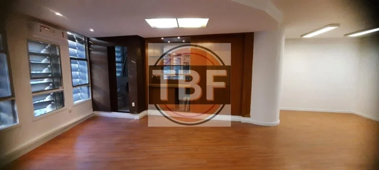 Imagem Sala Comercial no Edifício Itália: 60 m² e 2 banheiros