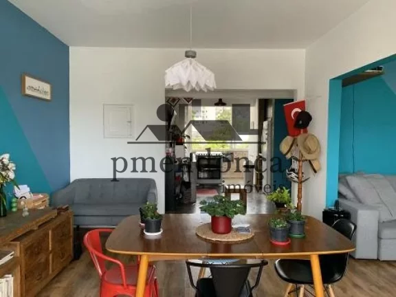 Imagem Apartamento charmoso na Vila Madalena em predinho dos anos 70, todo reformado.
