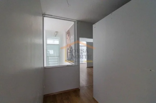 Imagem Ponto comercial com aproximadamente 516 m², composto por diversos ambientes e banheiros, possibilit...