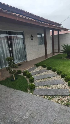 Imagem Casa com 2 dormitórios e 3 vagas de garagem no Centro de Tijucas