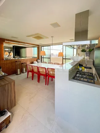 Imagem Cobertura de Alto Padrão à venda na Orla Vista panorâmica da cidade, 4 suítes