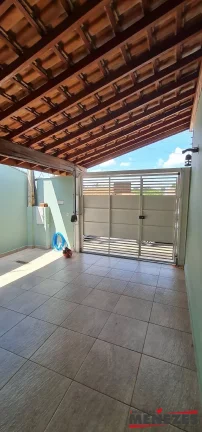Imagem CASA A VENDA SEMINOVA BAIRRO CAMBUHY LEME - 2 DORM. GARAGEM COBERTA