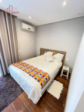 Imagem Sobrado 200m² - 3 Dorm - 1 Suíte - 4 Vagas