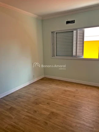 Imagem Casa à venda, em condomínio, Parque Xangrilá, Campinas, 4 quartos.
Casa térrea, 4 quartos, sendo...