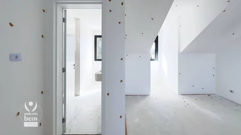 Imagem Sobrado com 190 m², 3 quartos, 3 Suites, Churrasqueira, com Quintal à venda por R$ 1.430.000 - Campo Comprido - Curitiba/PR
