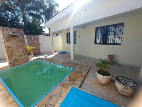 Imagem Casa para Venda em Itanhaém, Jardim Diplomata, 3 dormitórios, 1 suíte, 2 banheiros, 2 vagas