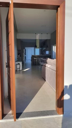 Imagem Casa em condomínio fechado á venda com 3 quartos em Forquilhas