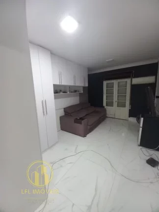 Studio / Kit reformado, com 35 m² e 1 vaga. Bela Vista