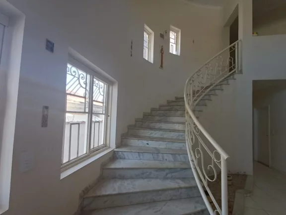 Imagem Sobrado para venda em Jardim Barão com 4 quartos, sendo 4 suítes, 327m2