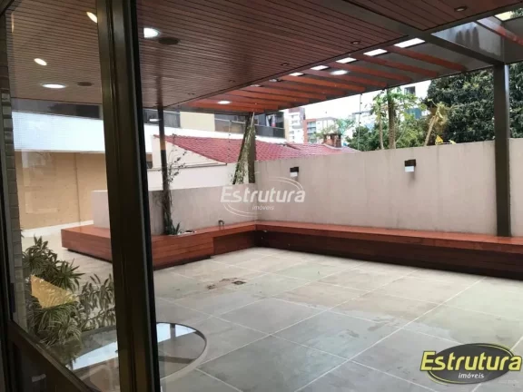 Imagem Lindo apartamento de 3 dormitórios, 2 box, no centro com infraestrutura complet