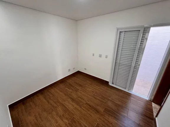 Imagem CASA SOBREPOSTA BAIXA NOVA EM FINO ACABAMENTO NO EMBARÉ