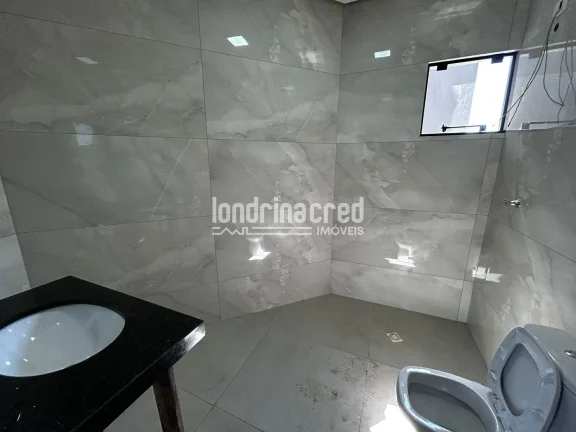 Imagem Sobrado à venda na Zona Oeste de Londrina: 3 suítes, banheiro social, área gourmet, 2 vagas de garagem, 100m² construídos em terreno de 130m²