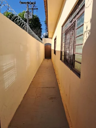 Imagem VENDE-SE ÓTIMA CASA 03 DORMITORIOS SENDO UM SUITE ARAÇATUBA SP