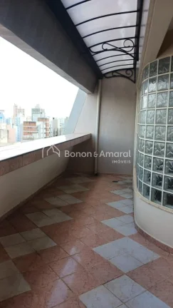 Imagem Amplo apartamento duplex, com 3 dormitorios grandes, sendo uma suite com closet e hidro. Ar condicio...
