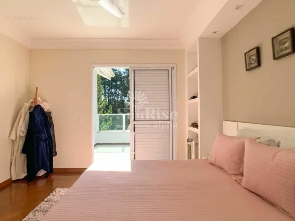 Imagem Casa à venda semi-térrea com 3 dormitórios , 300 m² por R$ 1.980.000 - Aldeia da Serra - Residencial das Estrelas - Barueri/SP