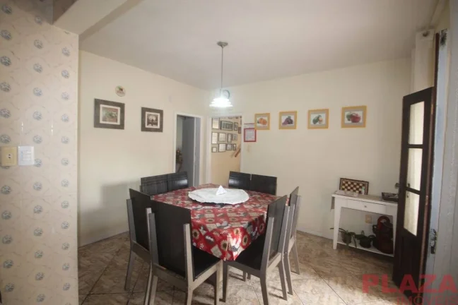 Imagem Casa no Centro | 9 Dormitórios | 4 Vagas | 300m² de Terreno | Permuta Menor | Balneário Camboriú – SC