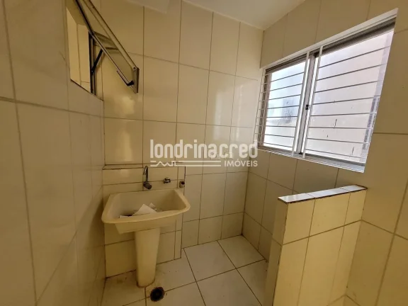 Imagem Oportunidade em Londrina: apartamento reformado no Park Nações Unidas, 3 quartos, 1 banheiro, sol da manhã, cozinha integrada e ótima localização.