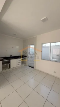 Imagem Casa em condomínio com 55 m², composta por 2 suítes (uma com varanda, as duas suítes ainda vão ...