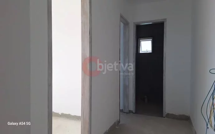 Imagem Casa duplex à venda de 4 quartos com quintal - Foguete - Cabo Frio.