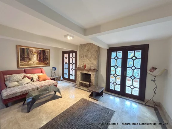 Imagem Casa Alto Padrão em São Paulo II, Cotia/SP espaçosa e recém reformada