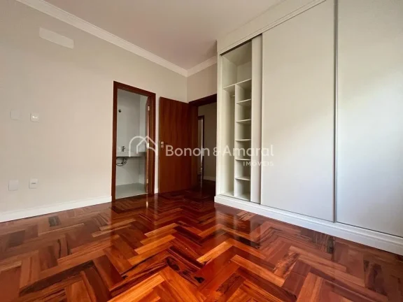Imagem Belíssima casa nova térrea com 3 quartos (todos suítes), em terreno de 372 m², no Condomínio Fi...