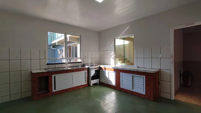 Imagem Casa com 3 dormitórios sendo 1 suíte e 2 vagas de garagem no bairro são Judas Itajai/SC