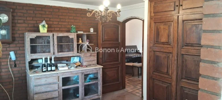 Imagem Apartamento à Venda no bairro Cambuí, Campinas ? Excelente Oportunidade de Retrofit

Este apartame...
