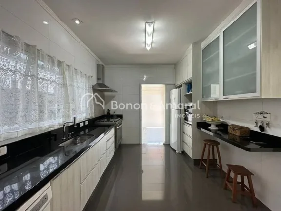 Imagem Linda casa com living para 3 ambientes integrados com a área gourmet e piscina, cozinha e lavanderi...