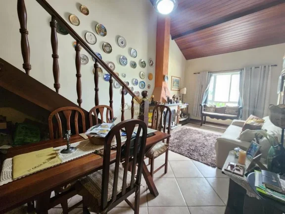 Imagem Casa em Condomínio para Venda em Teresópolis / RJ no bairro Bom Retiro