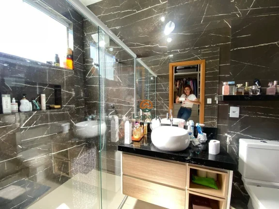 Imagem Casa com 4 dormitórios à venda, 197 m² por R$ 2.050.000,00 - Condomínio Real Mont Ville - Lagoa Santa/MG
