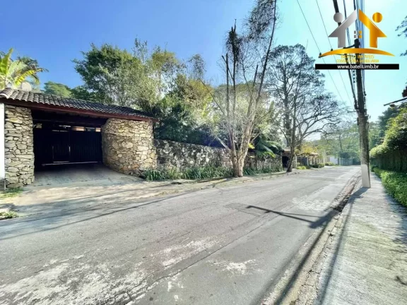 Imagem A Batelli Im...oacute;veis apresenta este lindo im...oacute;vel localizado no miolo da Granja, em Co...