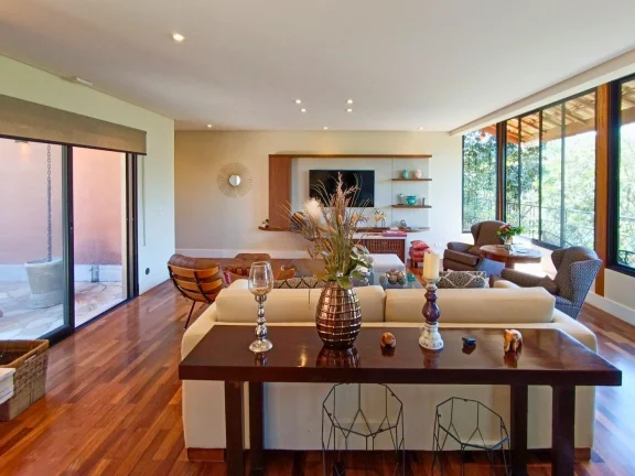 Imagem O Equilíbrio Perfeito entre o Design Moderno e o Acolhimento da Serra