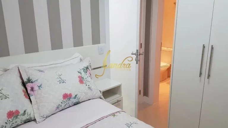 Imagem Sobrado em condomínio fechado com 05 suites mobiliado e decorado