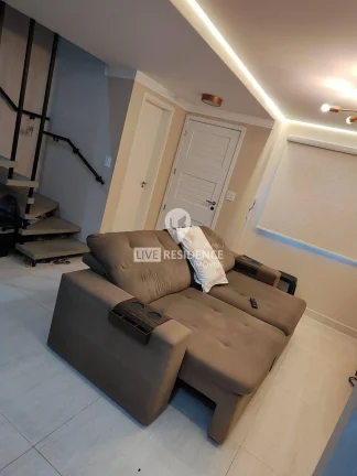 Imagem Casa à Venda no Condomínio Pateo Santo Antônio | 2 Quartos e Suíte