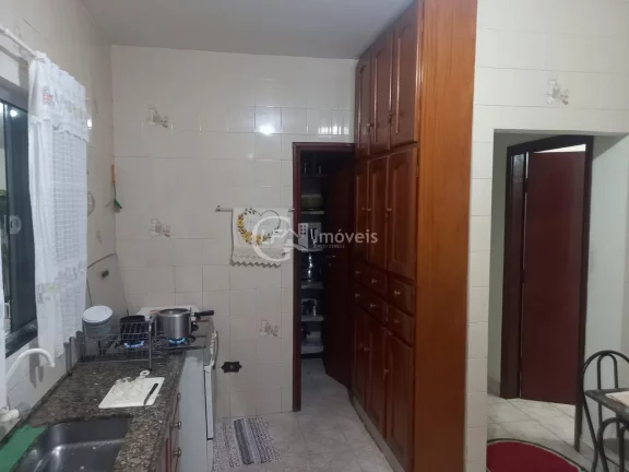 Imagem Imperdível oportunidade: Casa comercial de alto padrão à venda em Coxim-MS, no Centro! 3 quartos, 1 suíte, 1 sala, 5 banheiros, 1 vaga de garagem, 180m² de área.