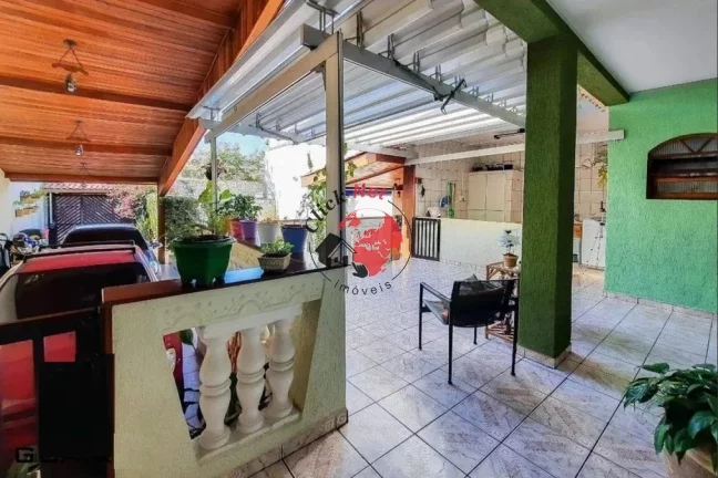 Imagem Sobrado com Piscina à Venda no Bairro Independência – Espaço, Lazer e Conforto para Sua Família!