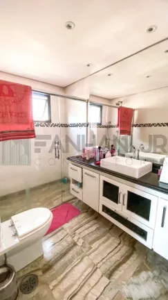 Imagem Apartamento de Luxo no Tatuapé: 3 quartos, 3 suítes, 3 salas, 4 banheiros, 3 vagas de garagem, 224m². Venha conferir!