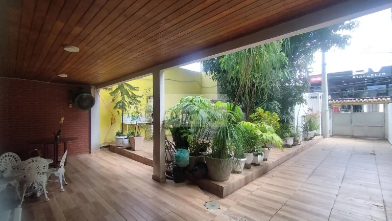 Imagem Ampla Casa Duplex com Anexo, Churrasqueira e 8 Vagas – Taquara
