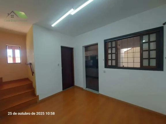Imagem Sobrado de Esquina Exclusivo em Braz Cubas com 2 Suítes e garagem para 2 Carros!