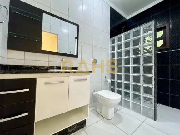 Imagem Excelente Casa com 1 suíte mais 3 quartos no bairro de Pirabeiraba em Joinville por R$890.000,00. T...
