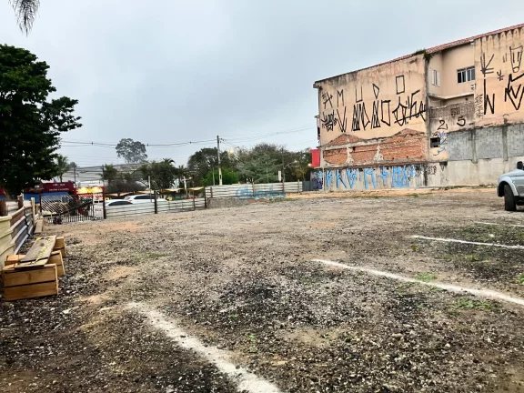Imagem Área de 922m² no Centro de Embu das Artes: Venda por R$ 6.500.000