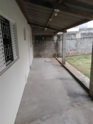 Imagem Imperdível oportunidade! Casa à venda em Jundiaí-SP, bairro Jardim Celeste, 2 quartos, 2 salas, 2 banheiros, 4 garagens, 160m².