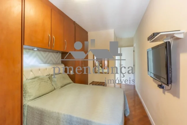 Imagem Apartamento à Venda em Perdizes com 04 quartos ( 1 sui­te ) e 2 vagas, 110m².