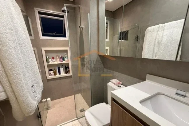 Imagem Apartamento com 120 m² de área útil, 3 dormitórios, sendo 3 suites com armários, sala para dois...