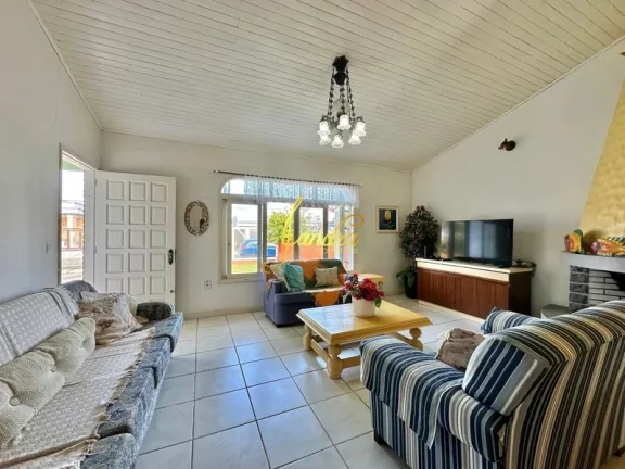 Imagem Casa no Centro de Xangri-la com 05 dormitórios com piscina
