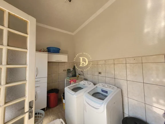 Imagem Casa - Jardim Uirá - SJCampos - 03 Dormitórios (01 Suíte) - 180m²