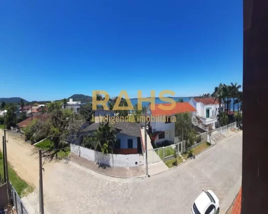 Imagem Triplex no Capri casa 1 com eelvador na Praia do Capri. 05 Suítes, sendo 1 master, 02 Vagas de gara...