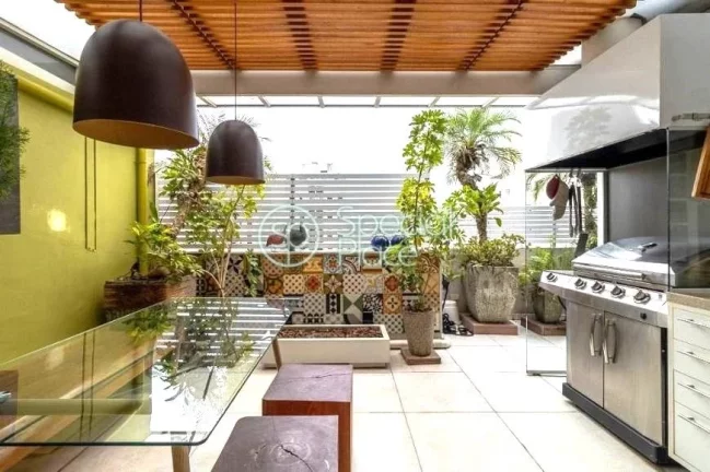 Imagem Cobertura reformadíssima com 155m² em Perdizes. Primeiro piso - sala para dois ambientes com sacad...